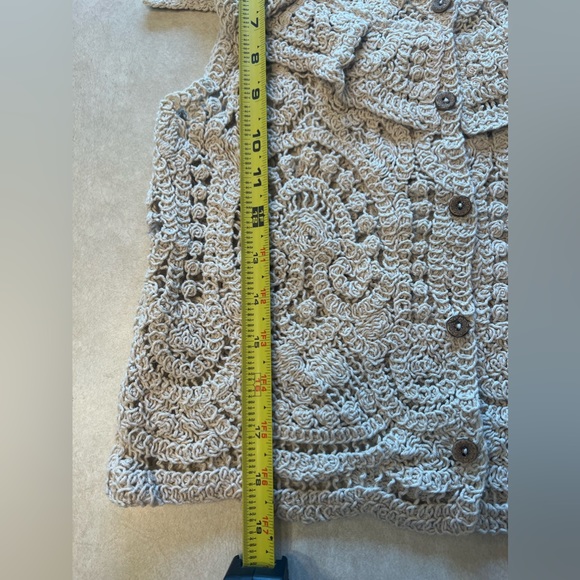 Adorable vintage style tan crochet top - Picture 5 of 5